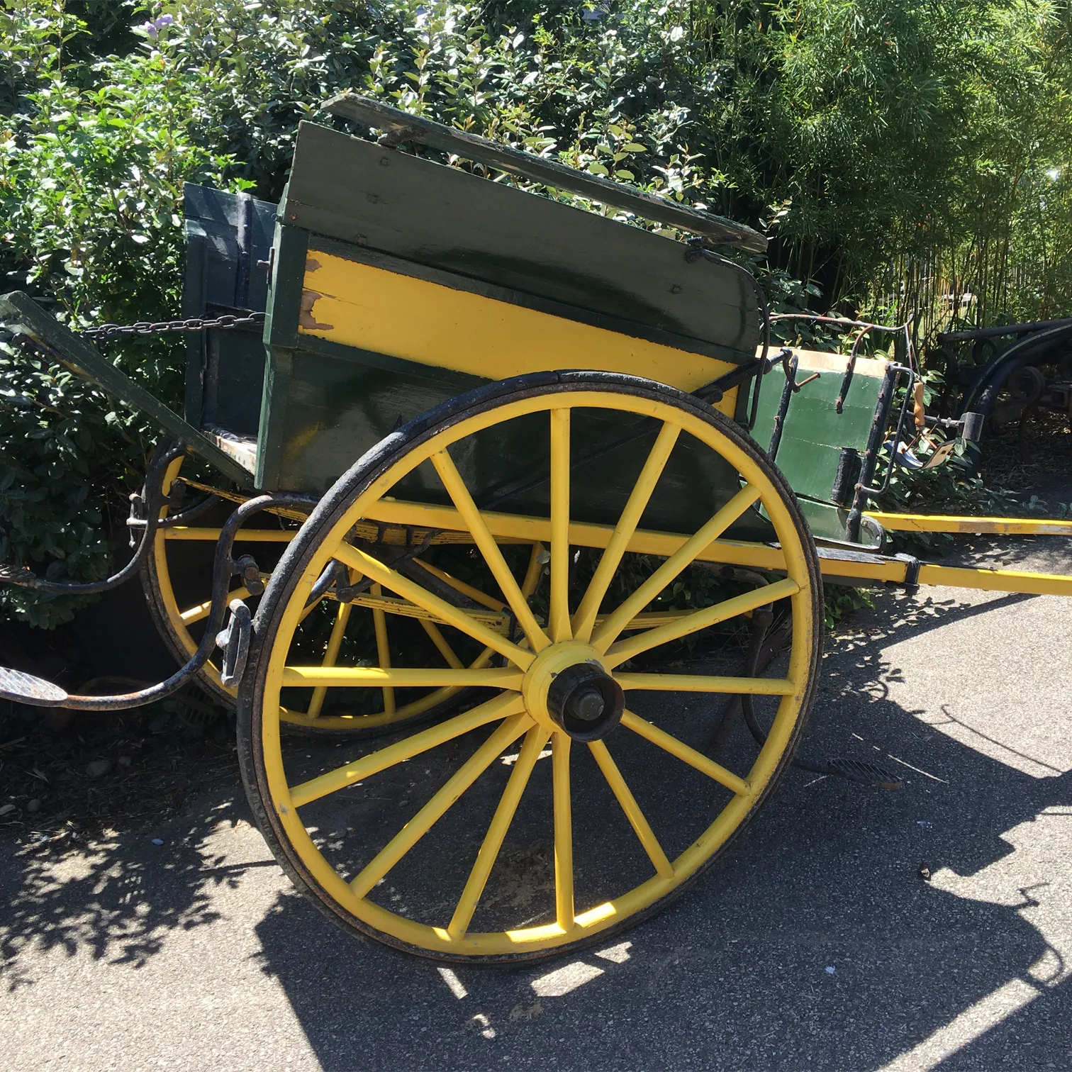 Voitures d'Antan Calèche 2 Roues Charette Anglaise Jaune 10