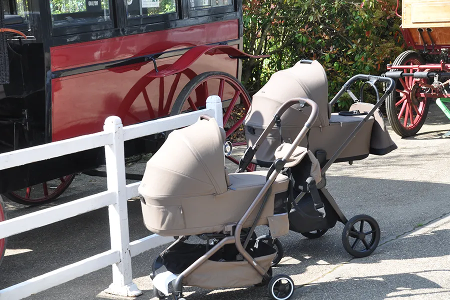 Voitures d'Antan Landaus Carrello 12