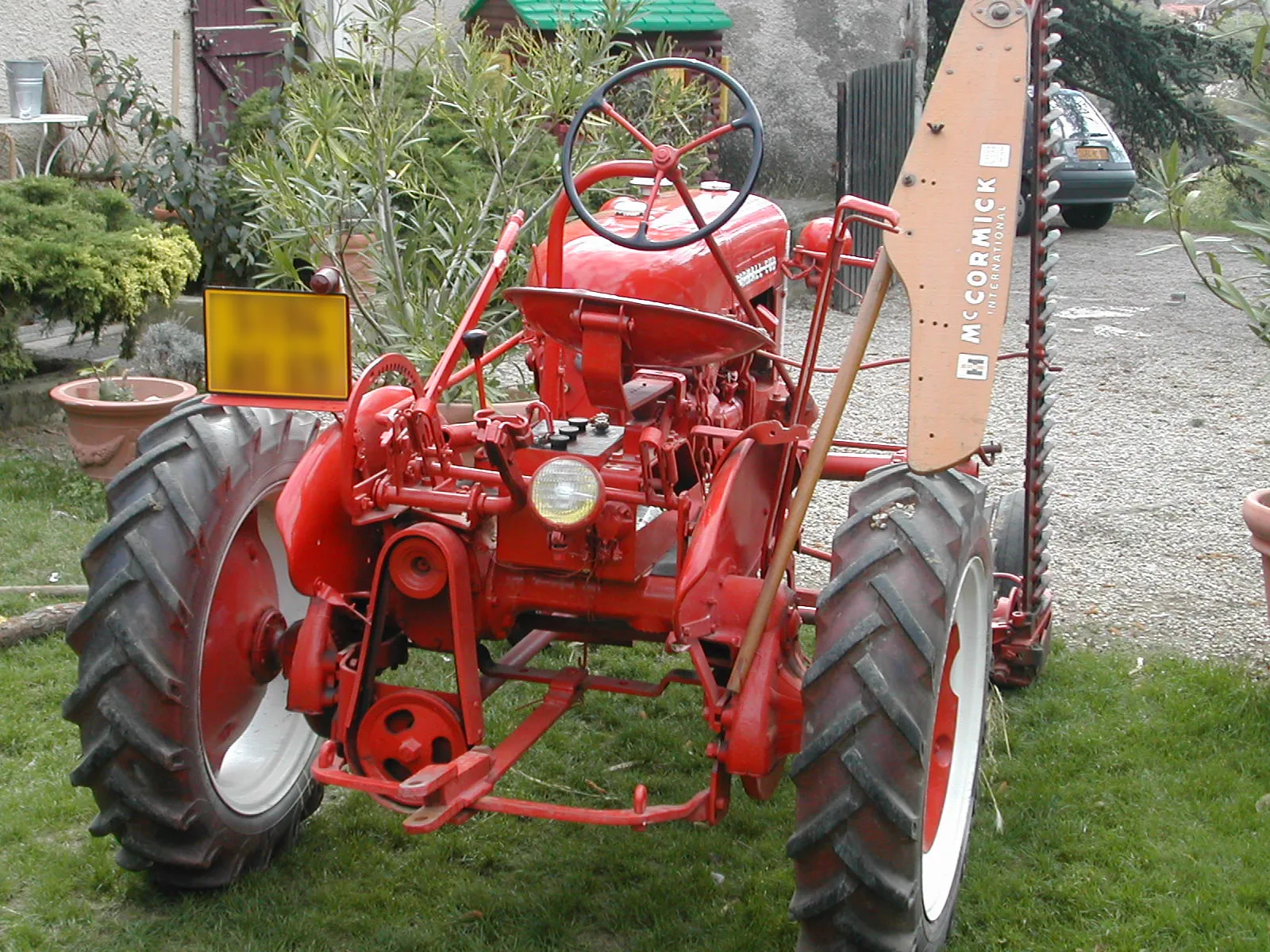 Voitures d'Antan Tracteur Agricole Ancien Farmall CUB 11
