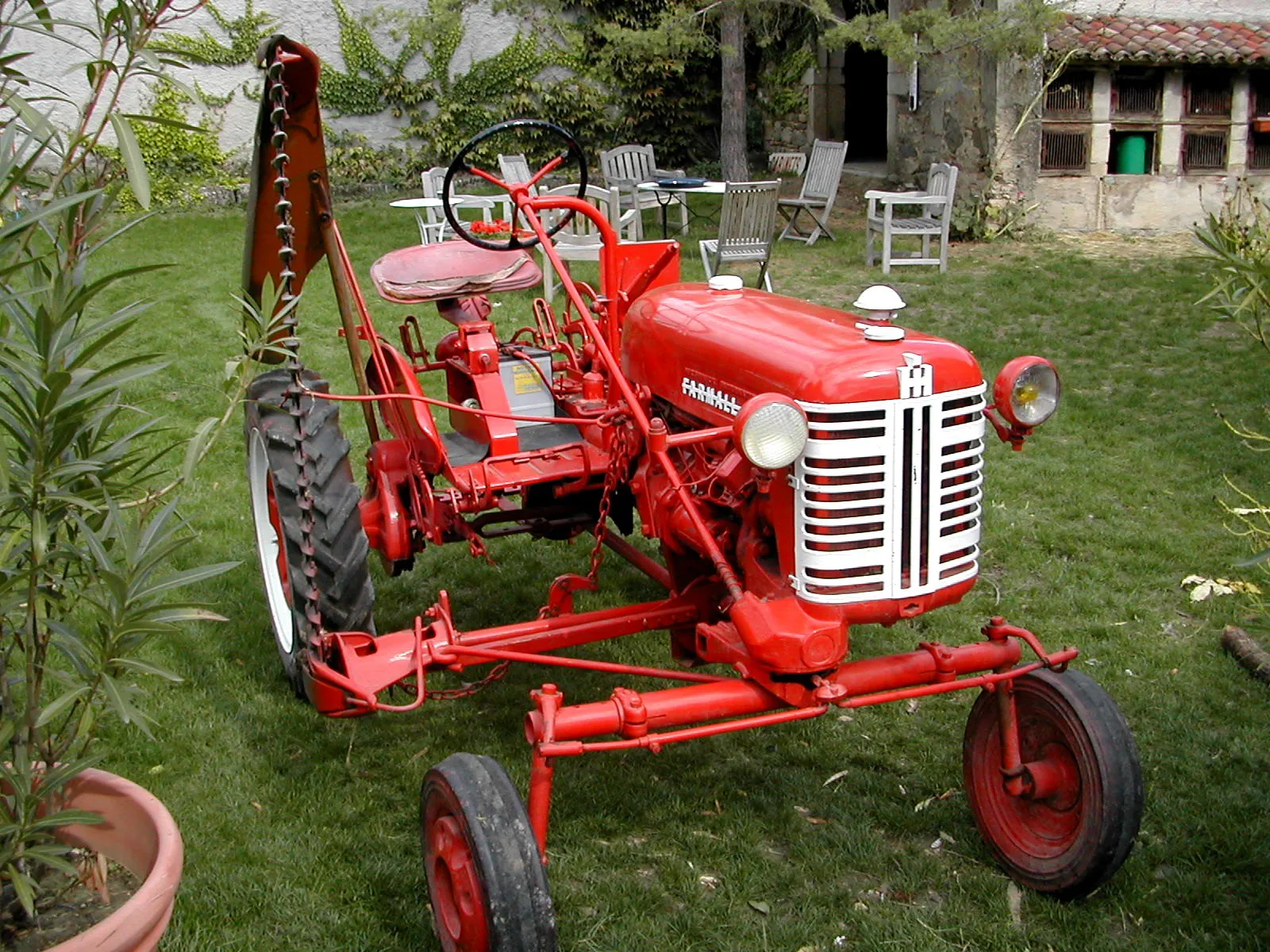 Voitures d'Antan Tracteur Agricole Ancien Farmall CUB 12