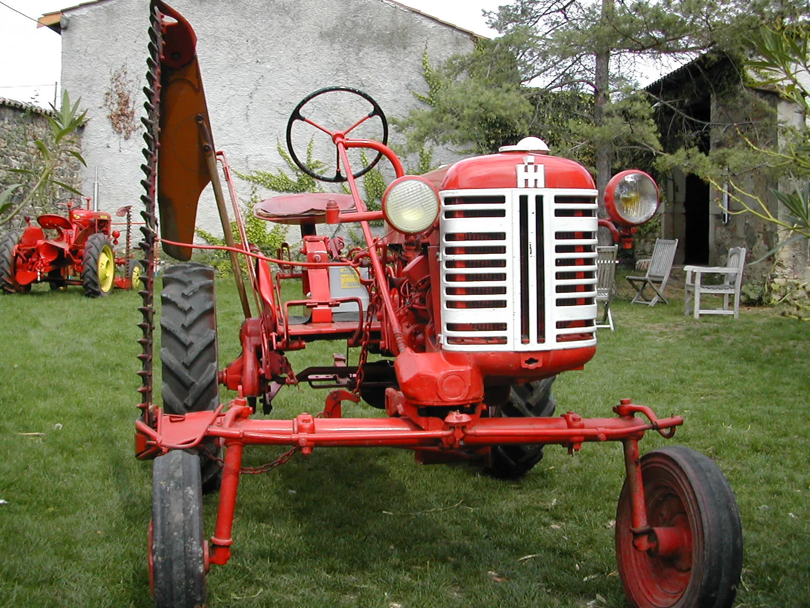 Voitures d'Antan Tracteur Agricole Ancien Farmall CUB 13
