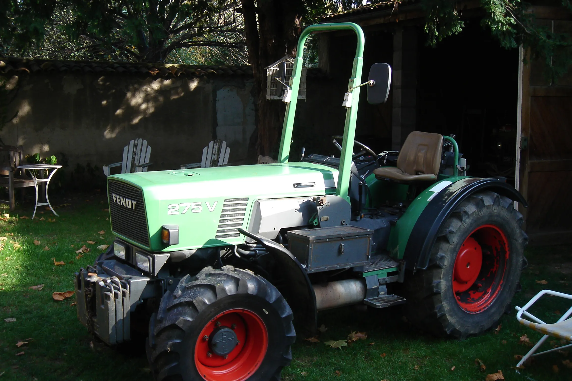 Voitures d'Antan Tracteur Agricole Ancien Fendt 11