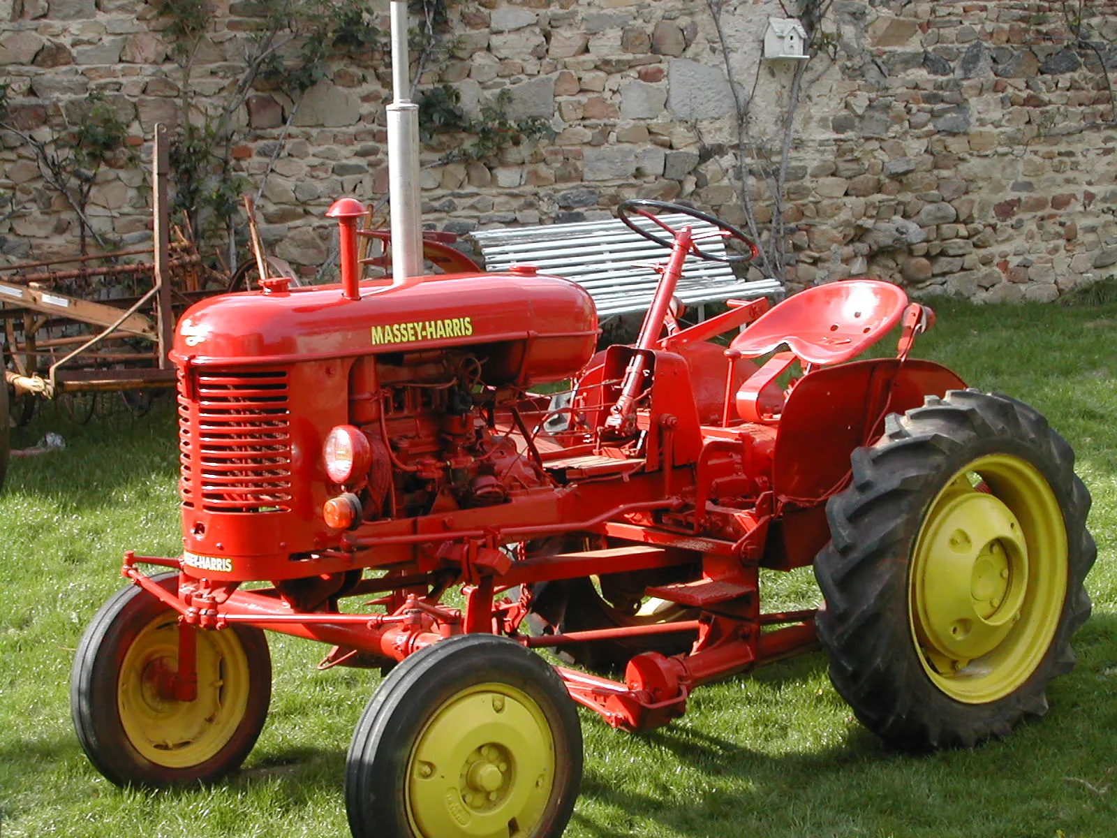 Voitures d'Antan Tracteur Agricole Ancien Massey Harris Pony 13