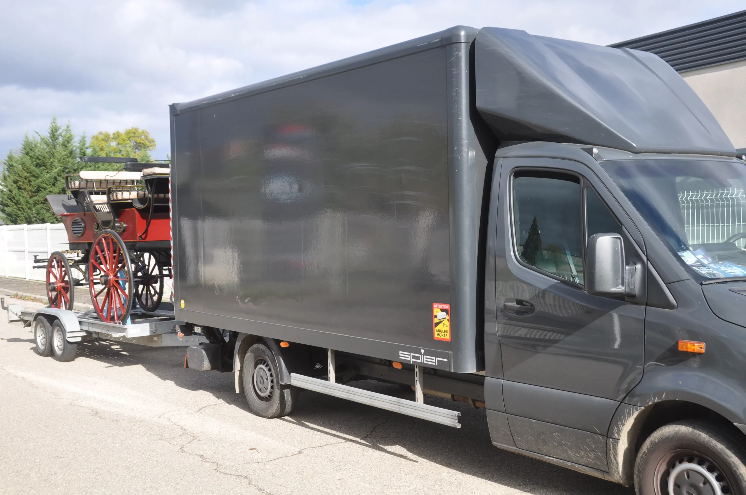Voitures d'Antan - Logistique Location Calèche Lyon 1.3
