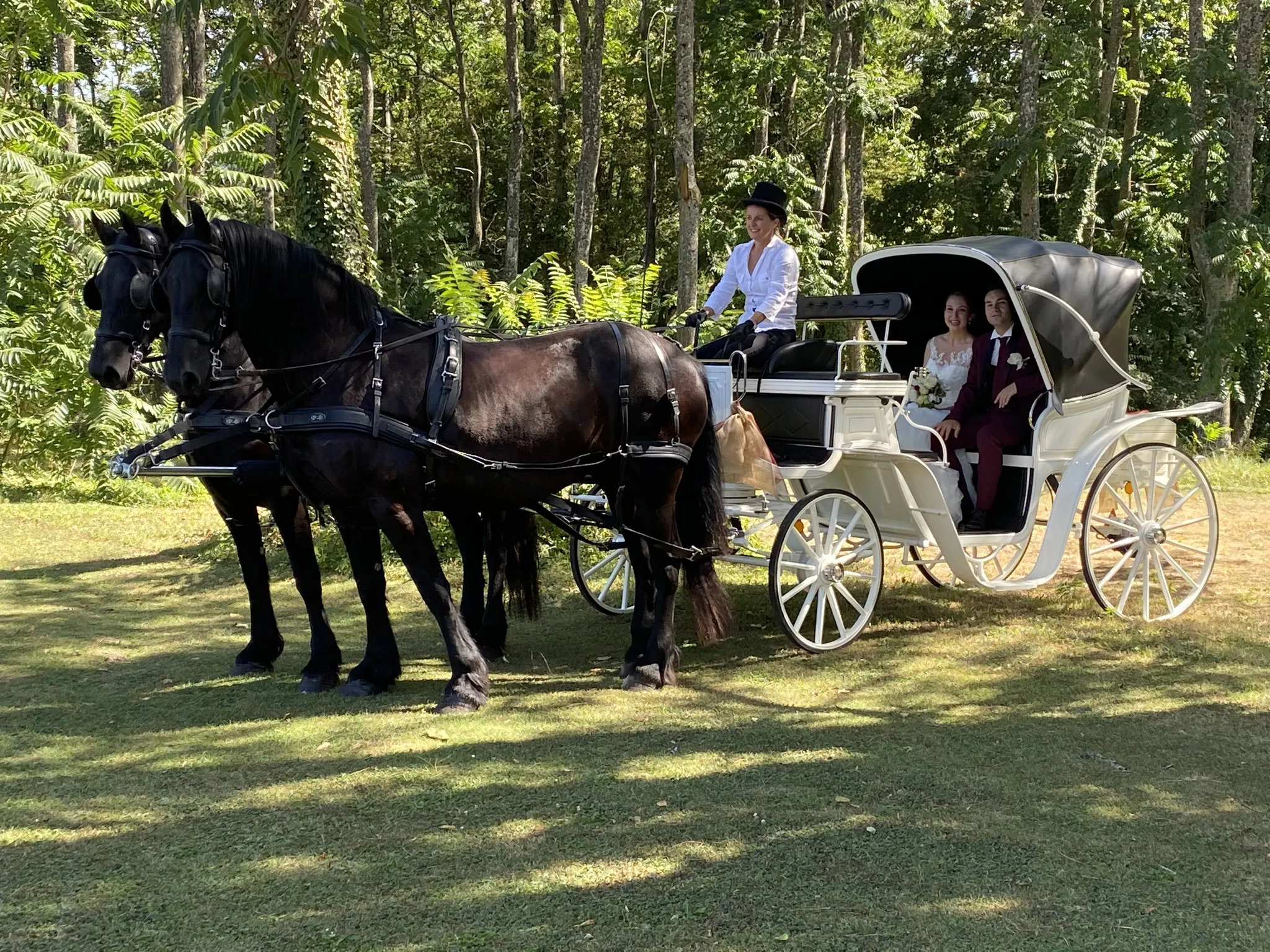 Voitures d'Antan - Prestation Mariage Séances Photos