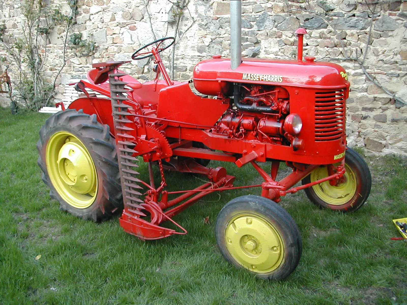 Voitures d'Antan - Tracteurs Agricoles Anciens - Massey Harris 1